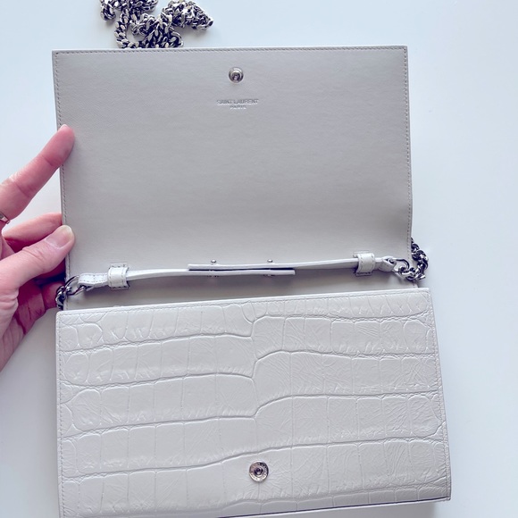 Ysl wallet on chain - Picture 2 of 9